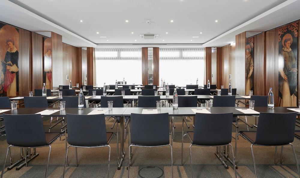 Living Hotel Duesseldorf Bagian luar foto